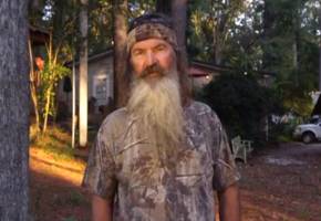 Anti-Gay Group Funds Phil Robertson's 'Elect Godly Men' Ad (Video)